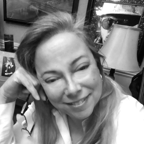 Meet your Posher, Tina - Picture 1 of 1